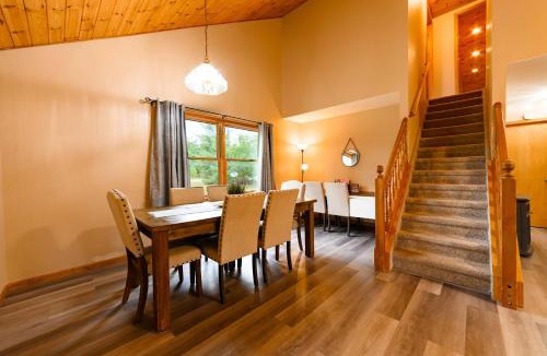 Gaylord House | Up North Getaway