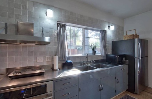 McMinnville House | Upcycled Oasis - McMinnville Couple Monthly Stay