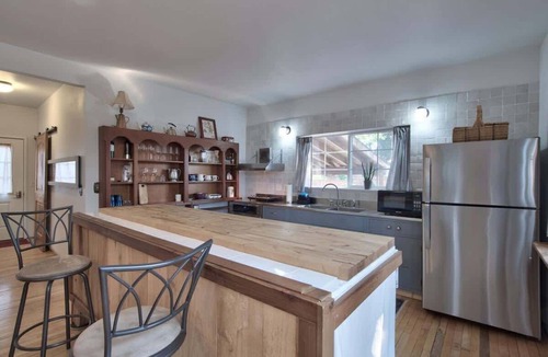 McMinnville House | Upcycled Oasis - McMinnville Couple Monthly Stay