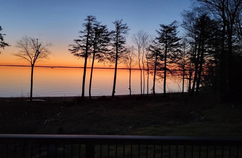 Northport Cabin | Updated 6-Bedroom Retreat on Grand Traverse Bay – Sleeps 14