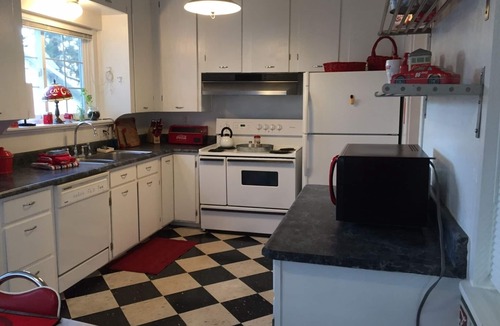 Ashland House | Vacation Home in Beautiful Ashland (Ashland, OR)