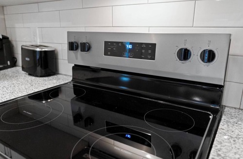 Newberry Apartment | Vanguard 2BD 3 - Two Bedroom Apartment, Sleeps 4