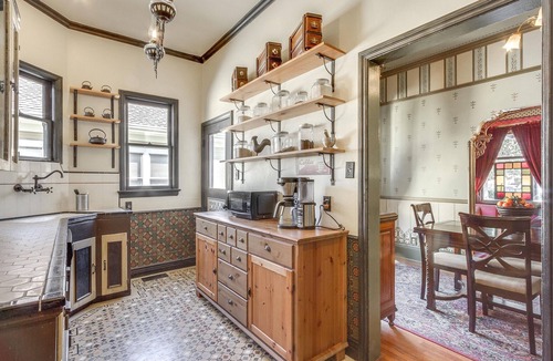 Downtown Apartment | VICTORIAN PARADISE WITH INTELLIBED BED IN DOWNTOWN CAMPBELL