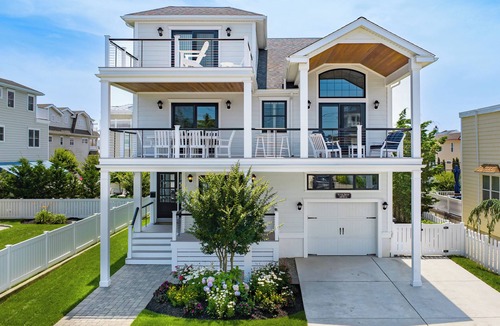 Avalon House | Victory Breeze - 7 bedroom - Luxury End Home - Ocean Views - Pool - Avalon, NJ