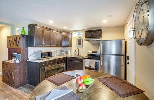Gold Beach House | Views of Ocean & Harbor! Quaint Gold Beach Duplex