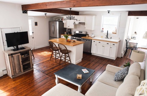 Highland Other | Vintage Farmhouse in the heart of Hudson Valley