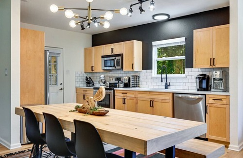 Yacht Harbor House | `Wake Point- Walk to Lake, Shuffleboard, Pet Friendly!
