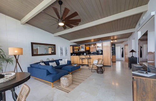 Vina Del Mar Island House | Walk to beach, waterfront private pool, extra sleeping space