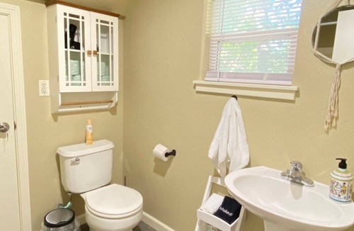 Medford Apartment | Walk to downtown - Charming Upstairs Loft Studio