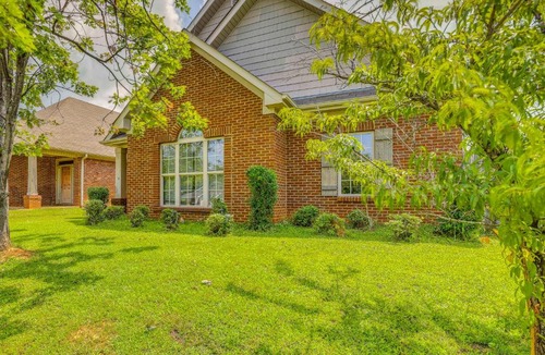 Fultondale House | Walk to Shops & Dining! Quiet Fultondale Home