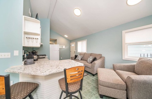 Paw Paw Lake Cabin | Washington Cottage by Paw Paw Lake