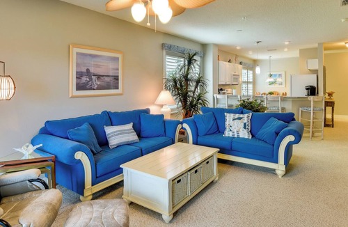 Palm Coast Condo | Waterfront Palm Coast Condo w/Community Pool!