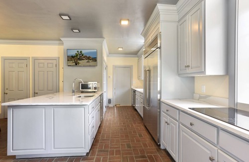 Sherwood House | Waterfront-Private 153 acre Historic Estate