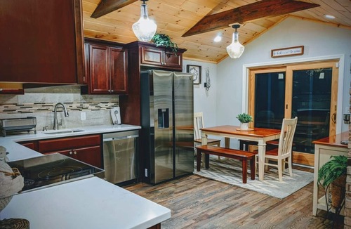 Sparrow Bush House | Waterfront, rustic resort like farmhouse with pool