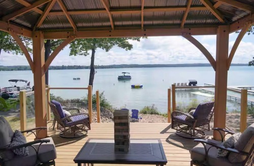 Elk Rapids Cabin | Waterfront w/Beach on Elk Lake - Cabin 3
