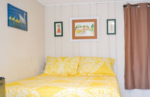 Whitehall Hotel | Whitehall Cottages Boutique Motel - Full Beds