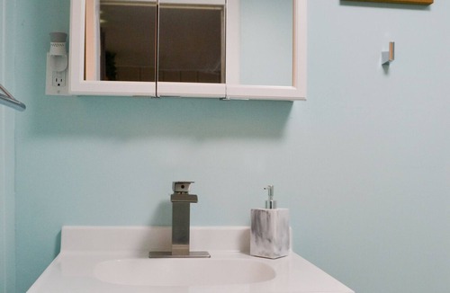 Whitehall Hotel | Whitehall Cottages Boutique Motel - Full Bed