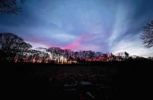 Phillipston House | Wild Blueberry Farmhouse - Nature and Sports!
