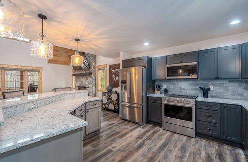 Oakland House | Willowcrest: Brand NEW, Lake Access w. Dock Slip, Dog Friendly, Hot Tub