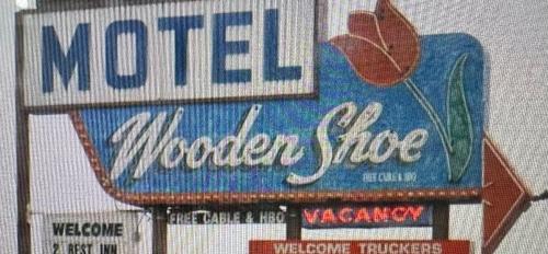 Holland Hotel | Wooden Shoe Motel