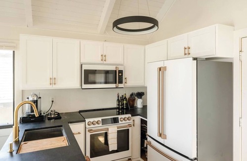Treeloft House | WTG Luxe Cliff House Retreat: Hike, Sip, Relax