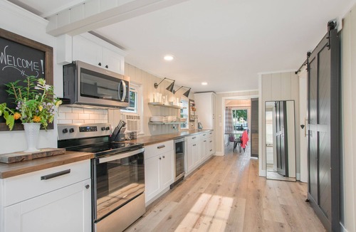 Bradley House | Year round lake front cottage!