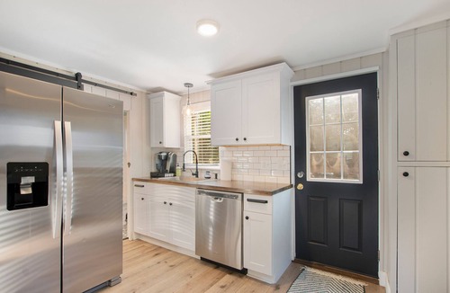Bradley House | Year round lake front cottage!