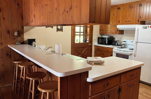 Eagle River Cabin | Yr round 3 Level Lodge in Eagle River/Sugar Camp WI-Fishing Boating Snowmobiling