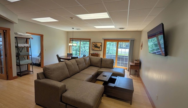 2-Bedroom Condo in Gilford, NH come and stay at Winni Peaks and Piers Escape