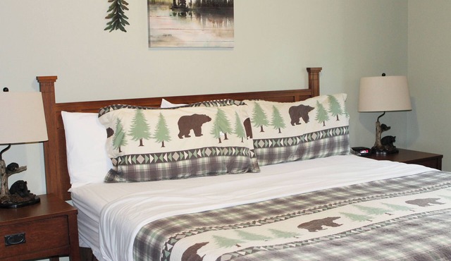 2 bedroom Lynx Lake condo in Eagle River WI