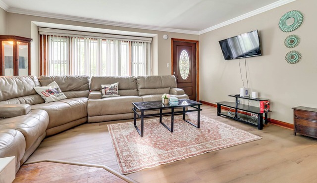 2 Mi to Heritage Park! Pet-Friendly Retreat