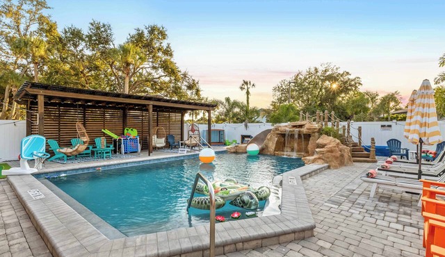 2BR Resort Condo · Heated Pool & Slide · Sleeps 8