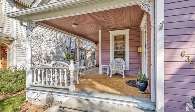 3 Bedroom Victorian a few blocks from Downtown!