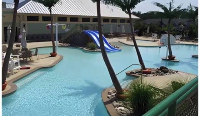 3-Bedroom Villa in charming Ocean View lazy river pool and fitness center