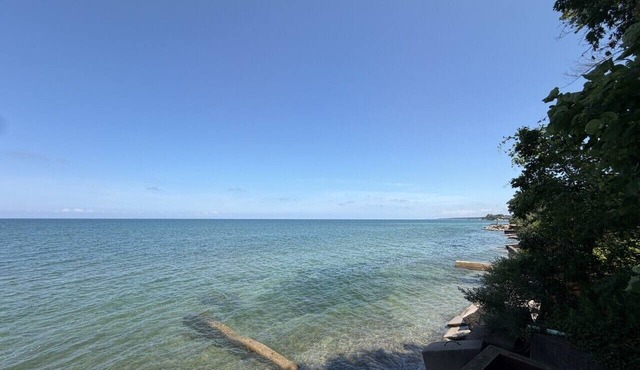 3 Cottages on Strip, Lakefront, AC, Fire pit,