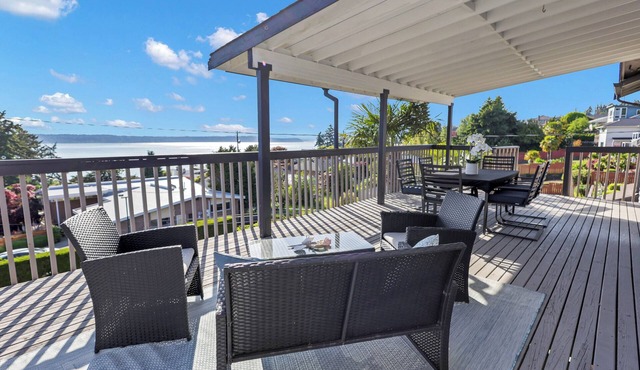 5BR/4BA Seattle-Area MAJOR INTERNATIONAL SPORTING EVENT Retreat/AC/Views/Parking