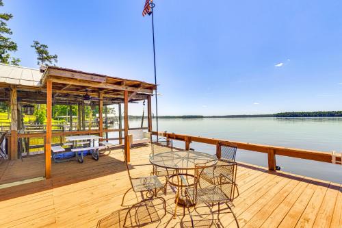 Angler’s Cabin on Lake Talquin < 1 Mi to Marinas