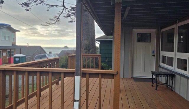 Arch Cape cottage with a View
