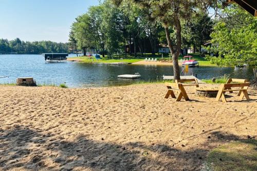Boat Dock, Hot Tub & Deck: Lakefront Nekoosa Home!