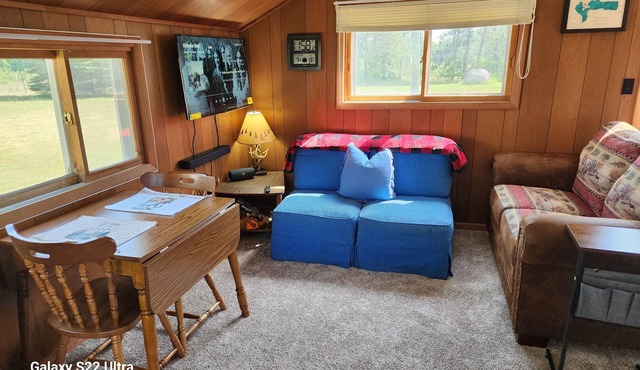 Cabin in wooded setting, safe, charming, Thumb Lake, mushrooms, beautiful views!