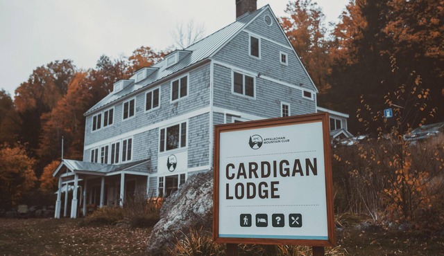 Cardigan Mt Trailhead with Newfound Lake Minutes Away. Breakfast Included