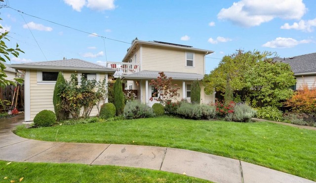 Casa Amore Cottage: Walkable and pet friendly!