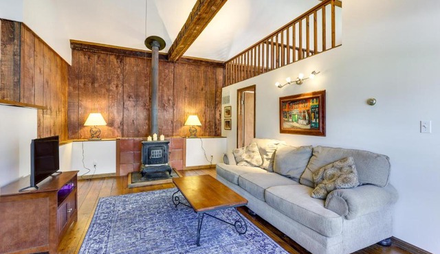 Chagrin Falls Cottage 2 Mi to Town