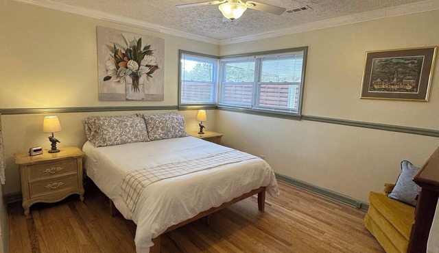 Charming 2-bedroom home close to town & only minutes to hiking, & waterfalls