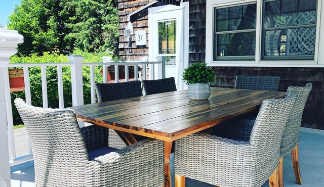 Charming 2 story home near Perkins Cove