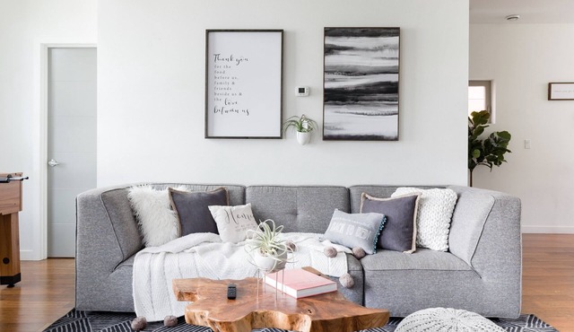 Chic Pet-Friendly Seattle Escape with City Skyline Views
