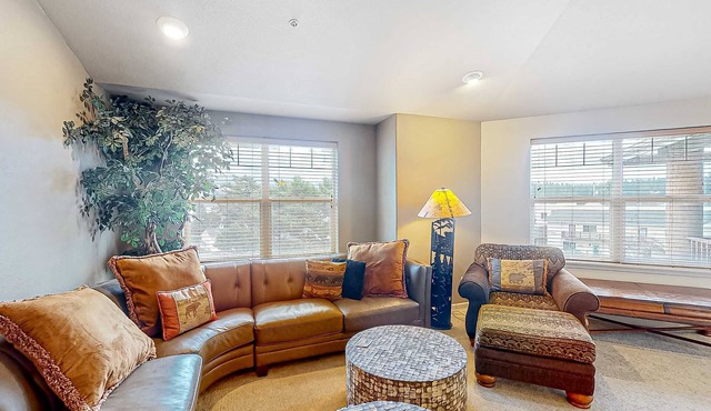 Classy and Convenient Dog-Friendly Condo with Private Balcony