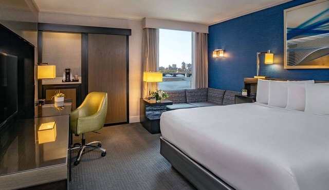 Comfortable Cambridge Room w/River Views & Indoor Pool - MIT Nearby