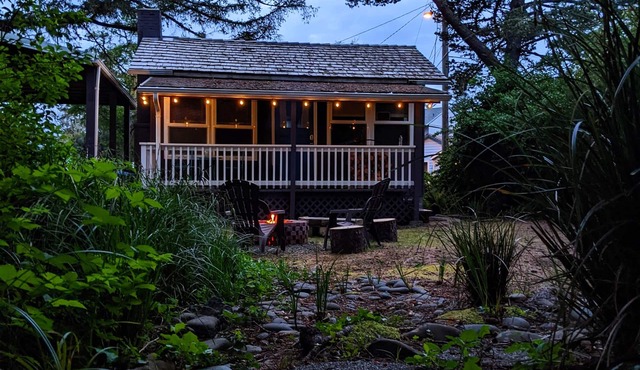 Cozy Cottage Fire Pit Walk to Bay