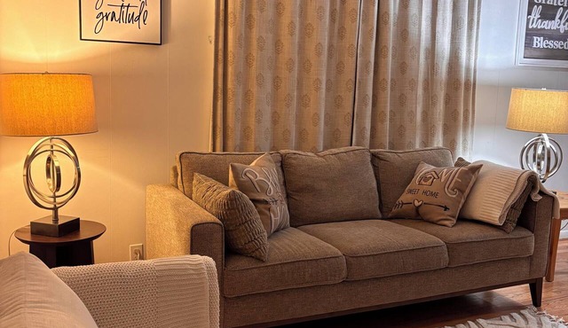 Cozy & Fully Equipped Home in Downtown Longview